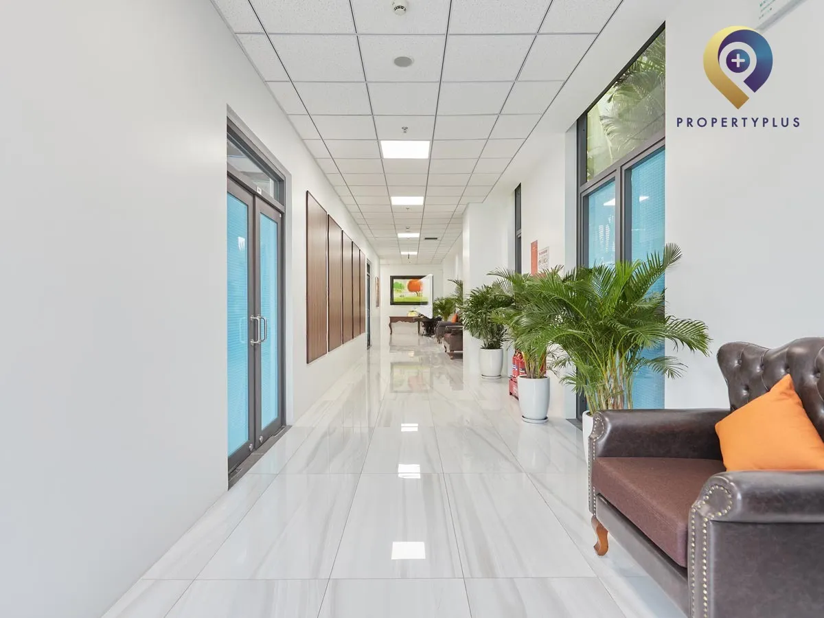 Lối vào khu vực văn phòng tại SD-Building, Quận Long Biên